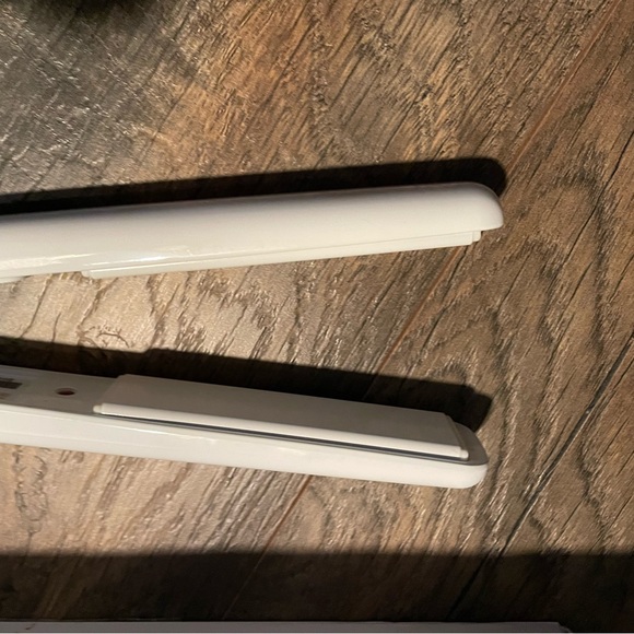 T3 SinglePass 1” Ceramic Straightening Styling Flat Iron Wht Gold Model 73509 - Picture 7 of 8